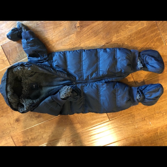 6-12 month warm snowsuit. - Picture 1 of 3
